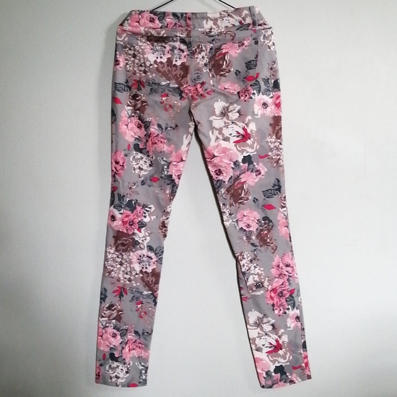 2/$20 Floral jeggings - Picture 2 of 6